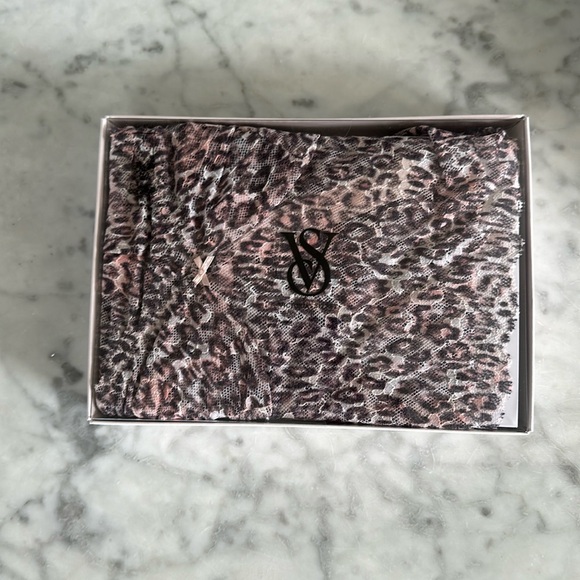 Victoria’s Secret Lace Cami & Shortie Set size Small Pink Leopard - Picture 2 of 4